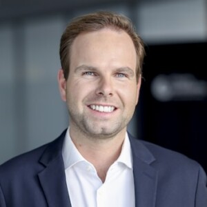 Dr. Alexander auf dem Keller