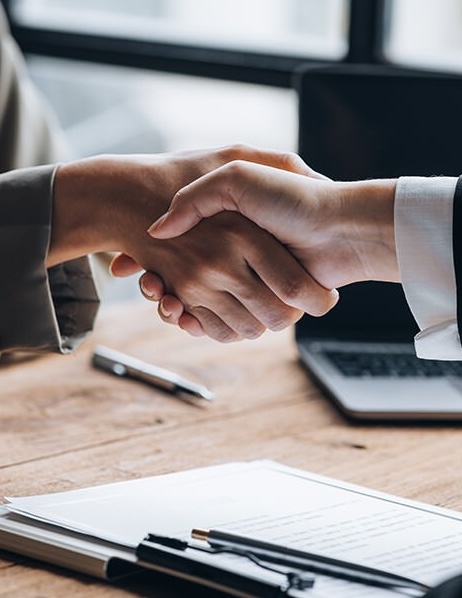 Counsel/Sal. Partner / Transaktions- und Strukturierungsberatung / Real Estate 4